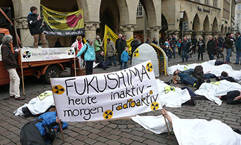 Aktion bei der Anti-Atom-Demo in Münster